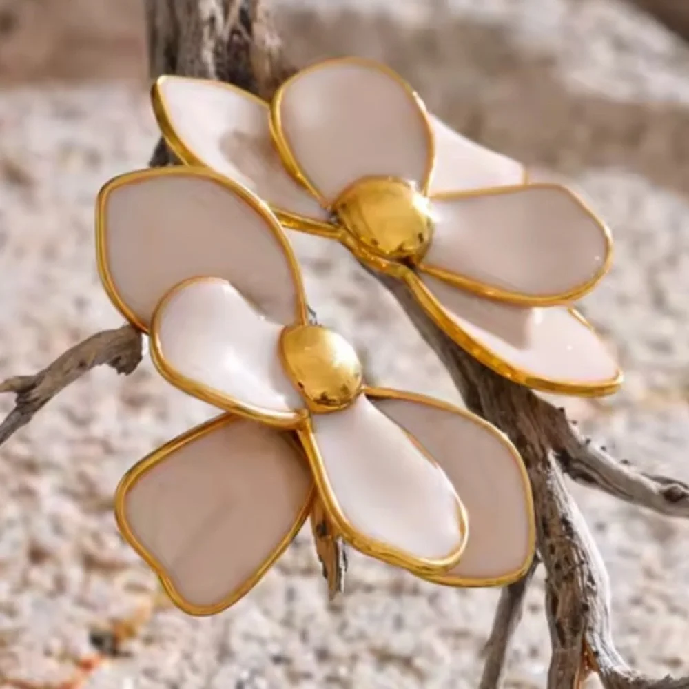 Petal Flower Cream Gold Earrings
